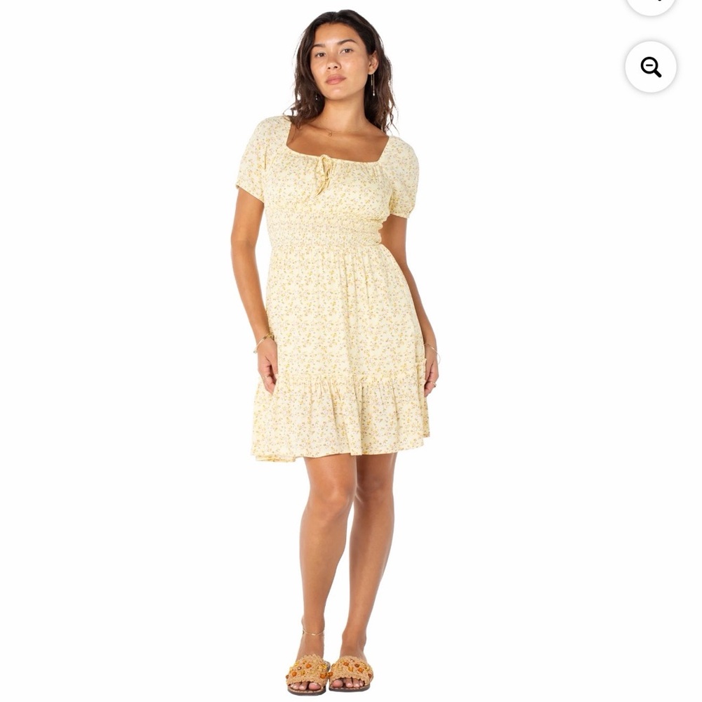 New Celebrity Pink Women's Smocked Waist Dress with Short Puff Sleeves